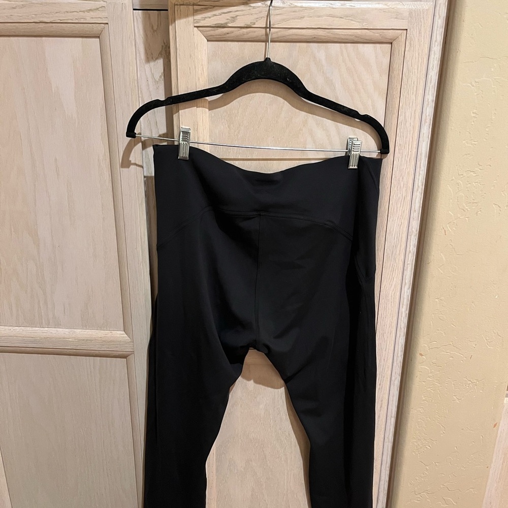 lululemon athletica Black High-Rise 7/8 Leggings - Picture 5 of 8